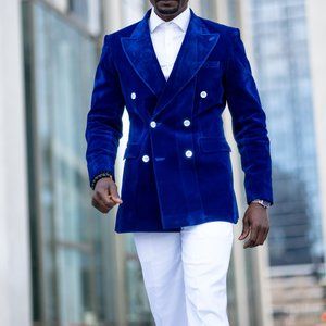 Men's hard royal blue velvet side pleated double breasted 2pcs suit.